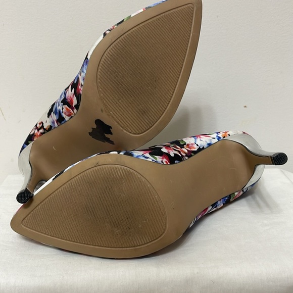 Floral heels, size 7 - Picture 3 of 7